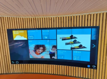 美术馆 | 柔性OLED显示屏1x4内弧拼接