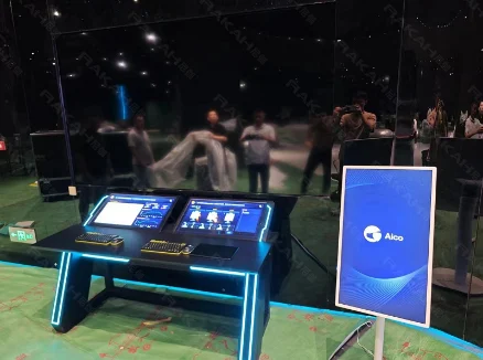 深圳华为展厅 | 30寸OLED透明屏中控桌